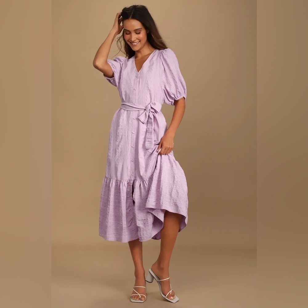 NWT LULU’S Sunny love purple puff sleeve midi dress